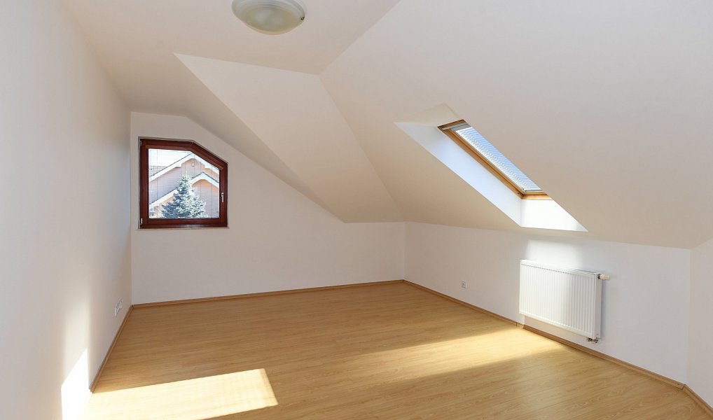 Prodej domu 270 m² s pozemkem 654 m², Jesenice – náhled fotky 22