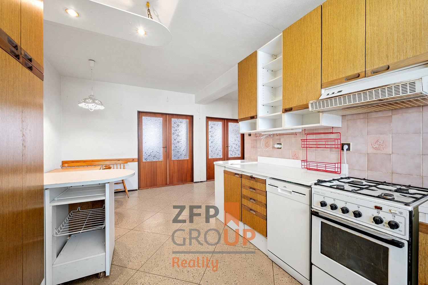Prodej domu 300 m² s pozemkem 433 m² – fotografie 2