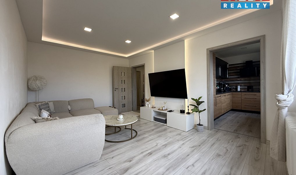 Pronájem bytu 2+1 55 m², Karviná – náhled fotky 2