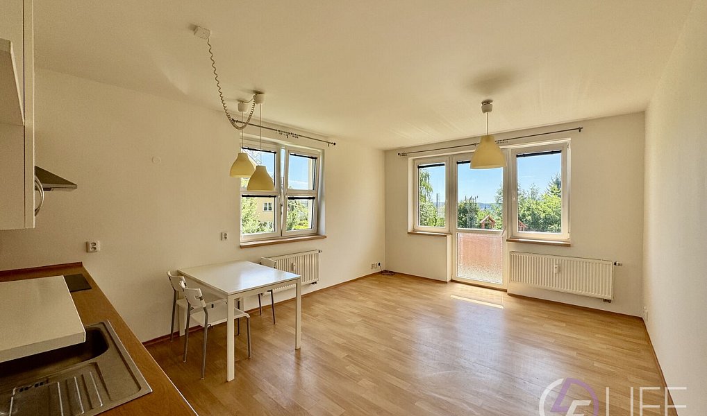 Pronájem bytu 2+kk 48 m², Jilemnice – náhled fotky 3