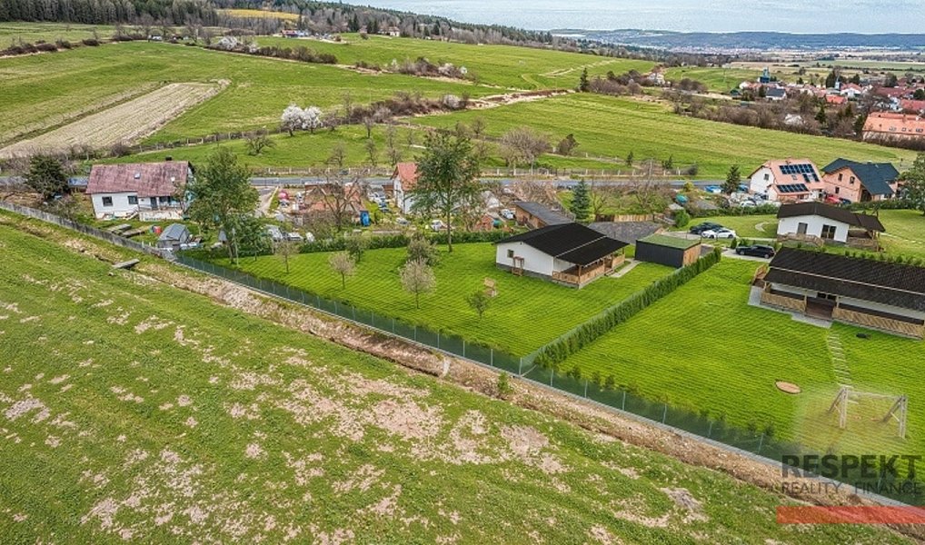 Prodej stavebního pozemku 1 517 m², Běštín – náhled fotky 2