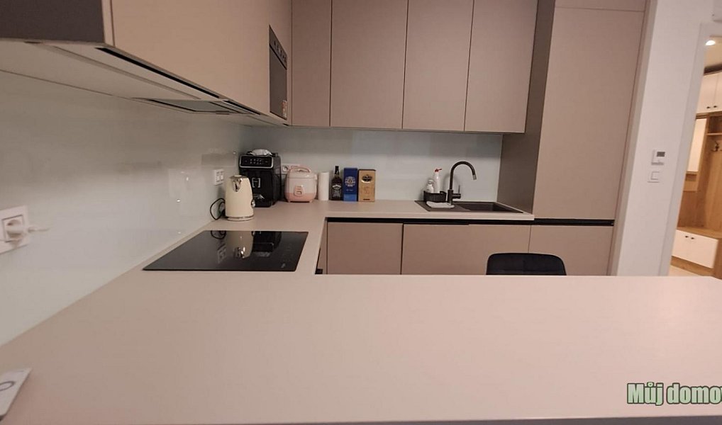 Pronájem bytu 2+kk 119 m², Praha – náhled fotky 2