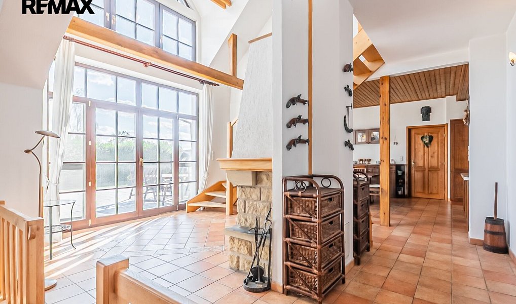 Prodej domu 271 m² s pozemkem 3 206 m², Hrachoviště – náhled fotky 9
