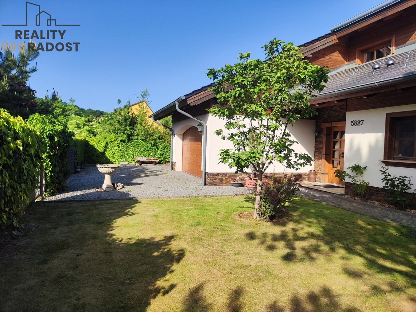 Prodej domu 660 m² s pozemkem 1 286 m²
