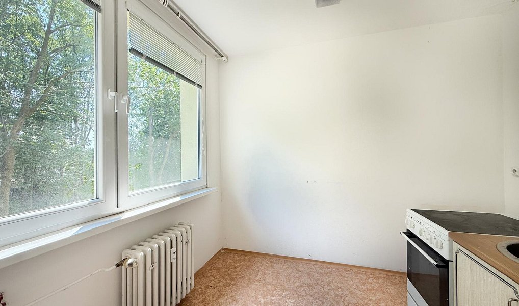 Prodej bytu 3+1 55 m², Osek – náhled fotky 3
