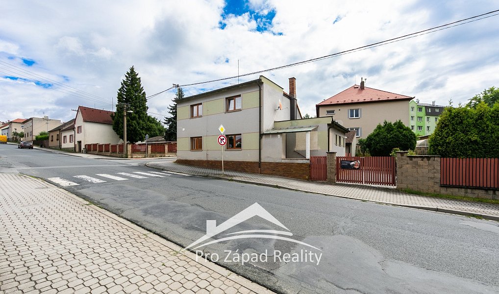 Prodej domu 196 m² s pozemkem 276 m², Chlumčany – náhled fotky 4