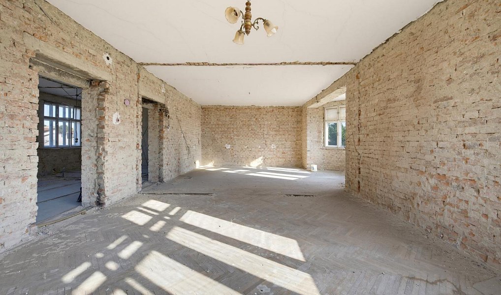 Prodej domu 309 m² s pozemkem 2 242 m², Křenovice – náhled fotky 6