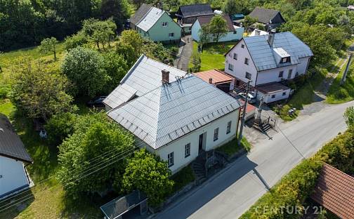 Prodej domu 180 m² s pozemkem 445 m², Lešná - Mštěnovice, okres Vsetín