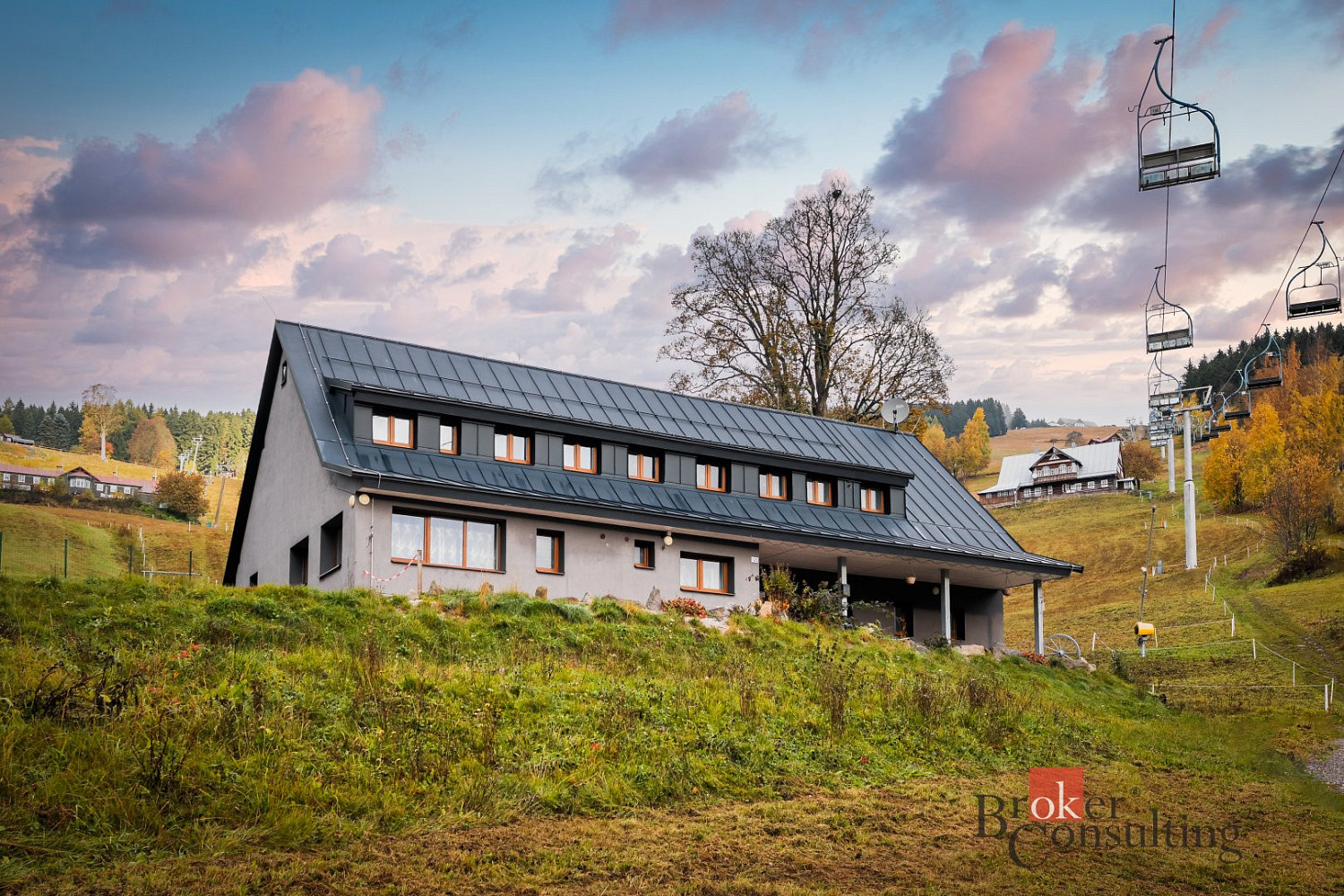 Prodej komerčního objektu (jiného typu) 390 m²