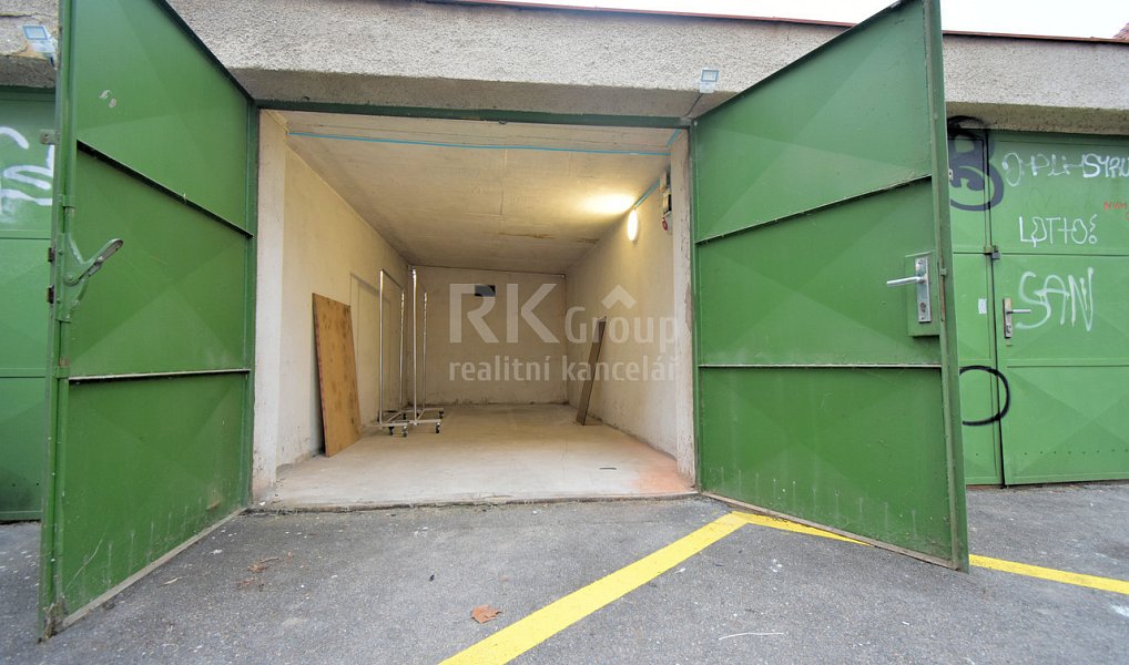 Pronájem garáže nebo skladu, 18 m2 + místo před garáží 12 m2, Praha 4 - Michle, ul. Kapitulská, Praha – náhled fotky 3