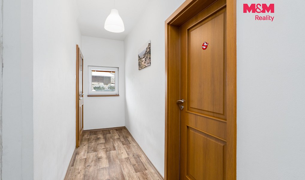 Prodej domu 149 m² s pozemkem 877 m², Hrob – náhled fotky 10