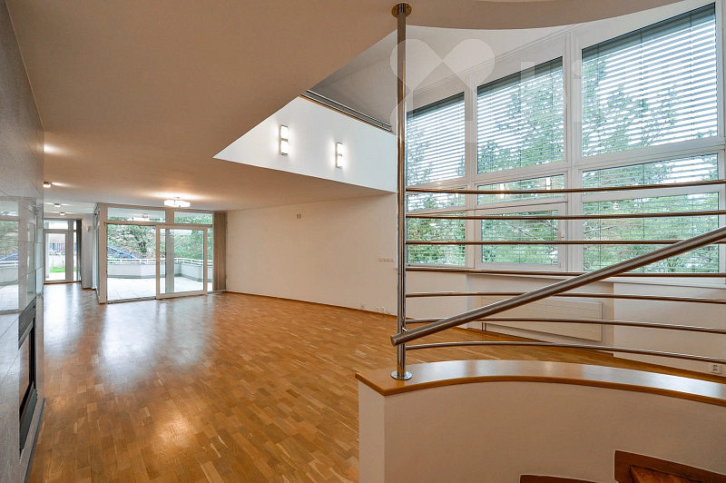 Pronájem domu 379 m² s pozemkem 572 m² — photo 5