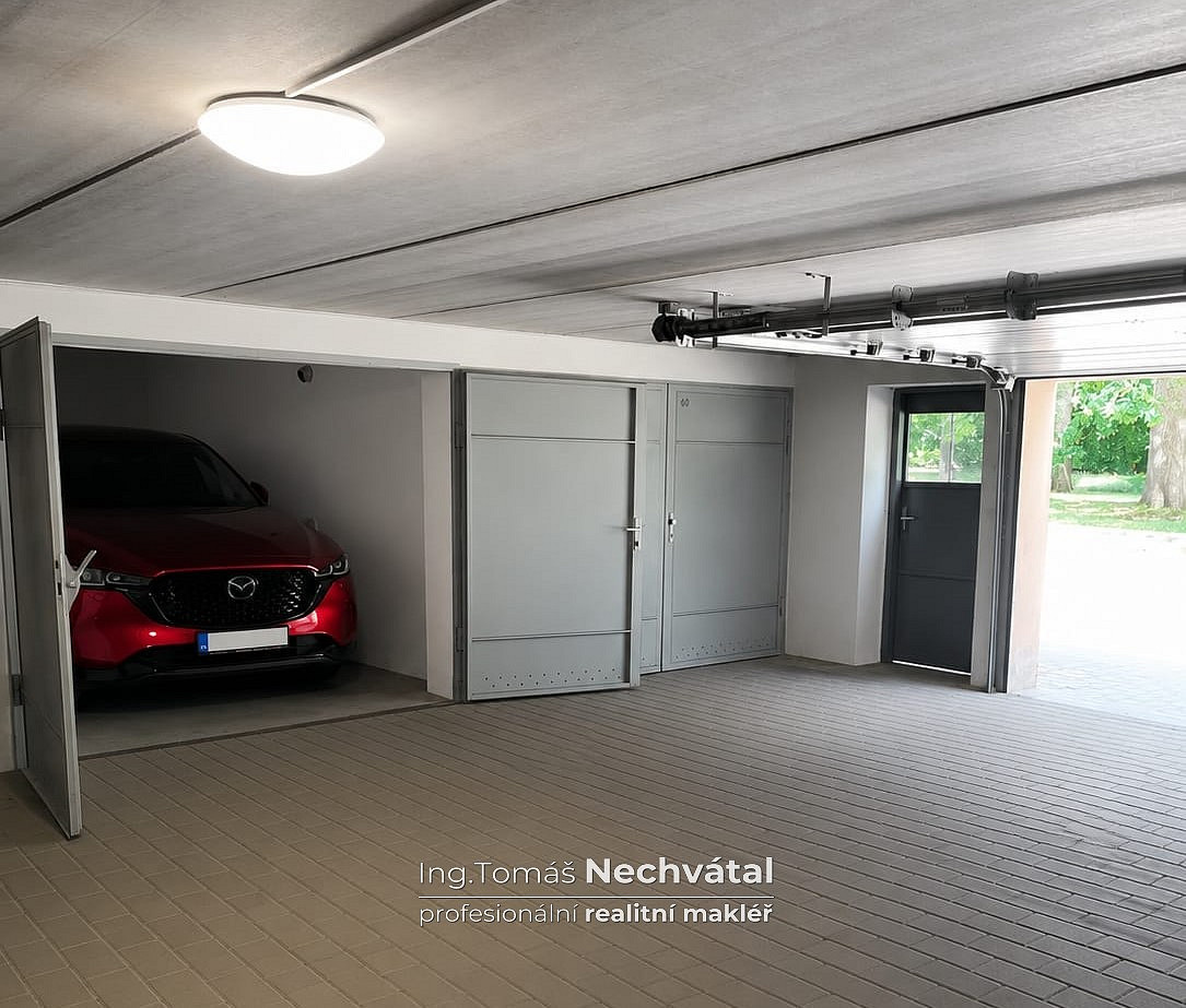 Prodej garáže, kam se vejde i menší SUV – fotografie 2