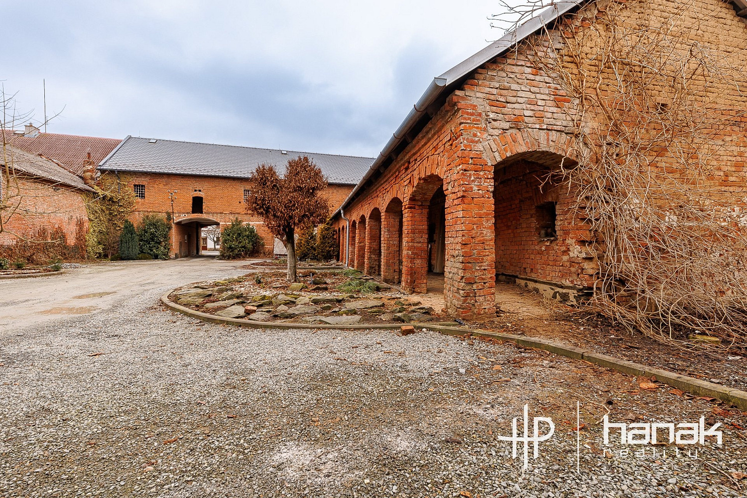 Prodej domu 521 m² s pozemkem 2 552 m² – další