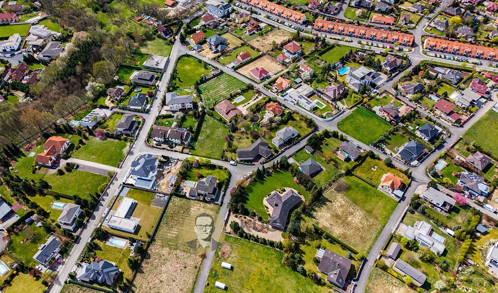 Prodej domu 488 m² s pozemkem 1 376 m², Jesenice – náhled fotky 58