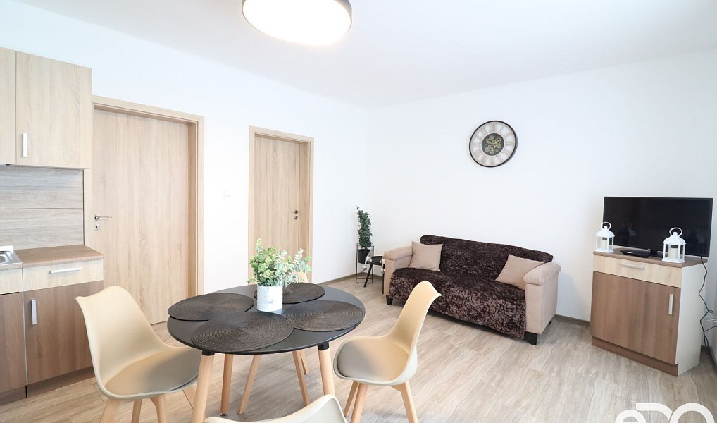 Pronájem bytu 2+kk 45 m², Roudná – náhled fotky 4