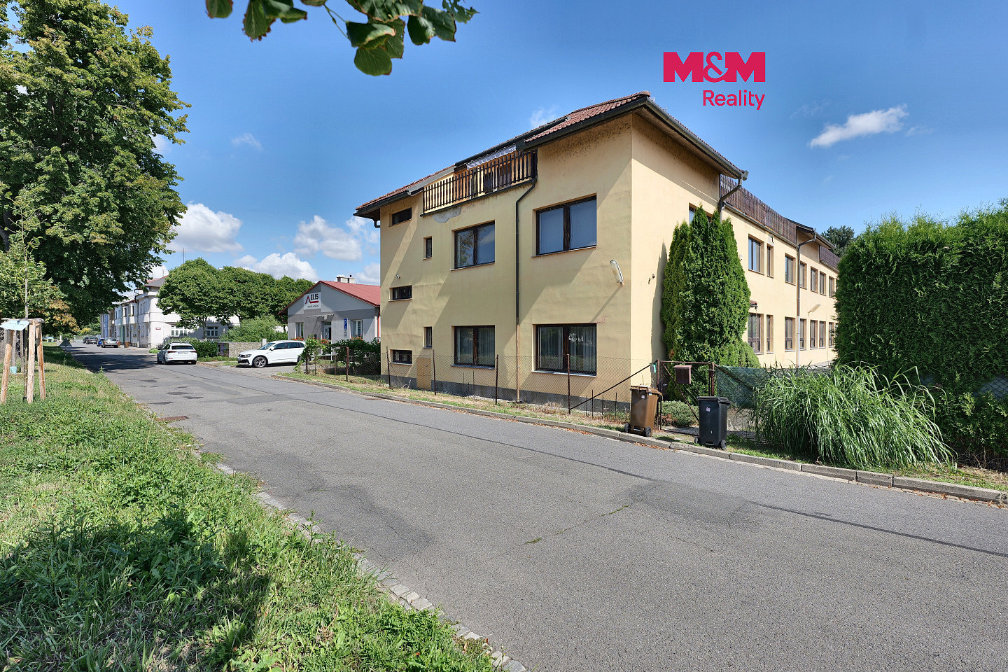 Prodej nájemního domu, činžáku 1 414 m²