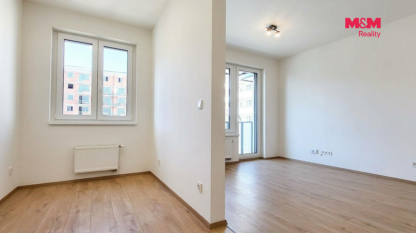 Pronájem bytu 1+kk 34 m² – fotografie 3