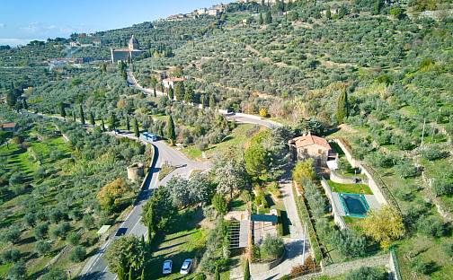 Prodej domu 240 m² s pozemkem 20 000 m², Cortona, Toskánsko, Itálie