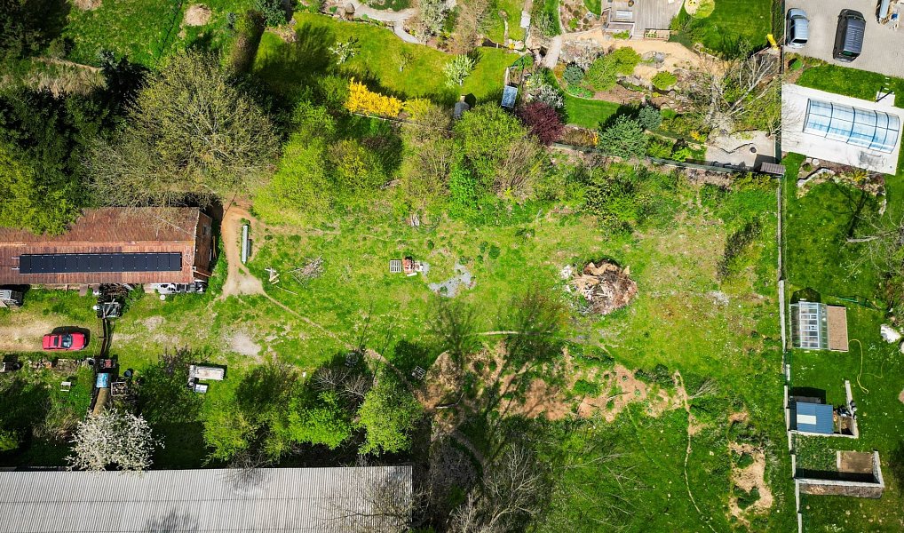 Prodej stavebního pozemku 1 878 m², Velké Popovice – náhled fotky 9