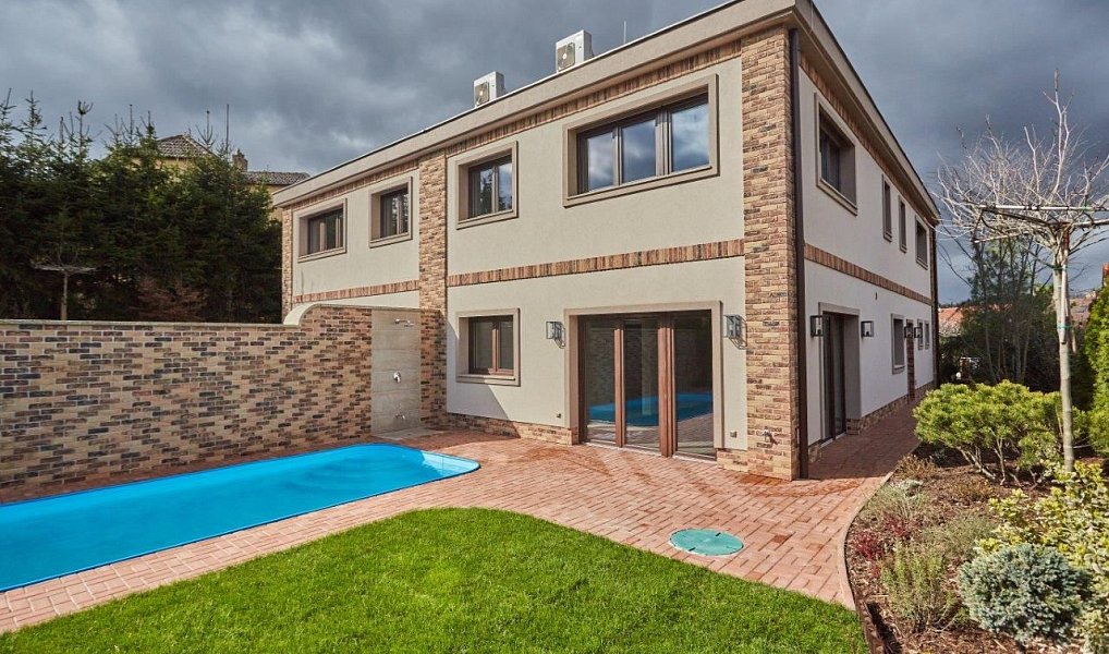 Pronájem domu 184 m² s pozemkem 432 m², Praha – fotka 1 z 19