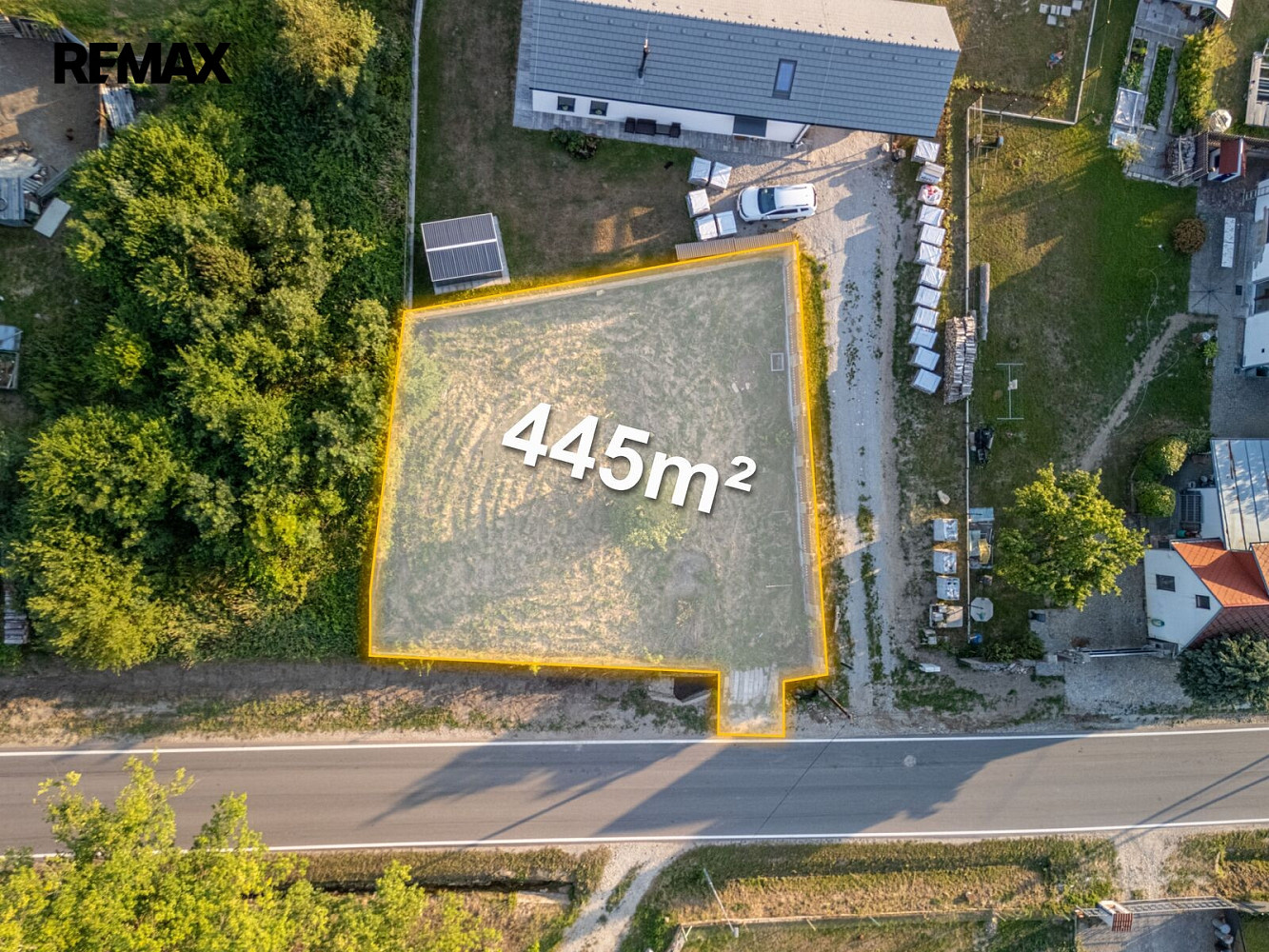 Prodej stavebního pozemku 445 m² – fotografie 2