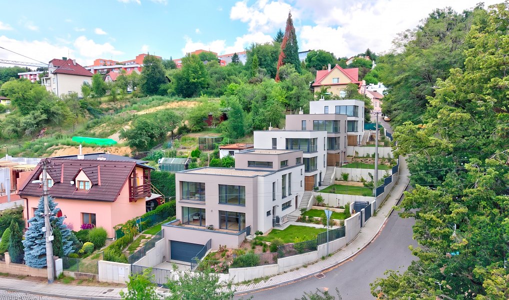 Prodej stavebního pozemku 1 013 m², Zlín – náhled fotky 7