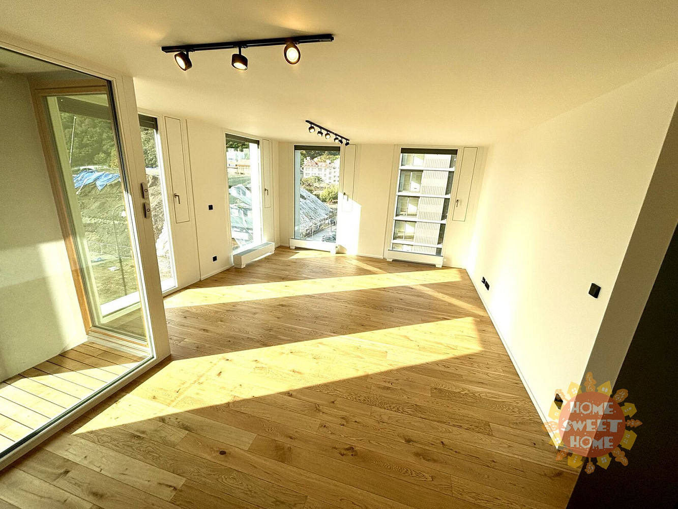 Pronájem bytu 3+kk 81 m² — photo 2