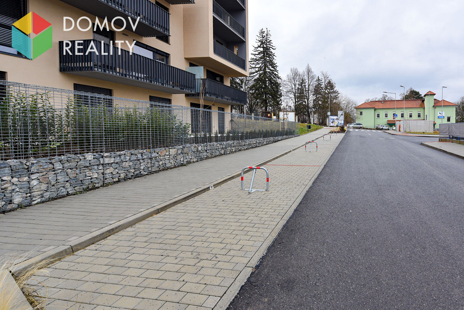 Pronájem venkovního parkovacího stání, Duslova, Beroun. – fotografie 2