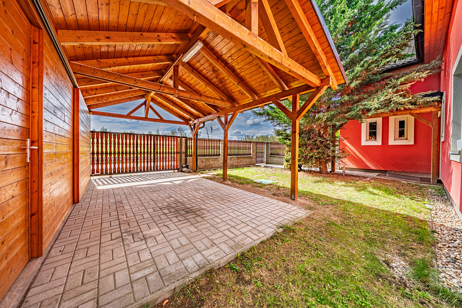 Prodej domu 212 m² s pozemkem 475 m² – fotografie 2