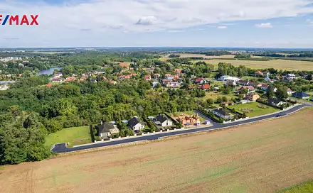 Prodej stavebního pozemku 911 m², Týnec nad Labem, okres Kolín