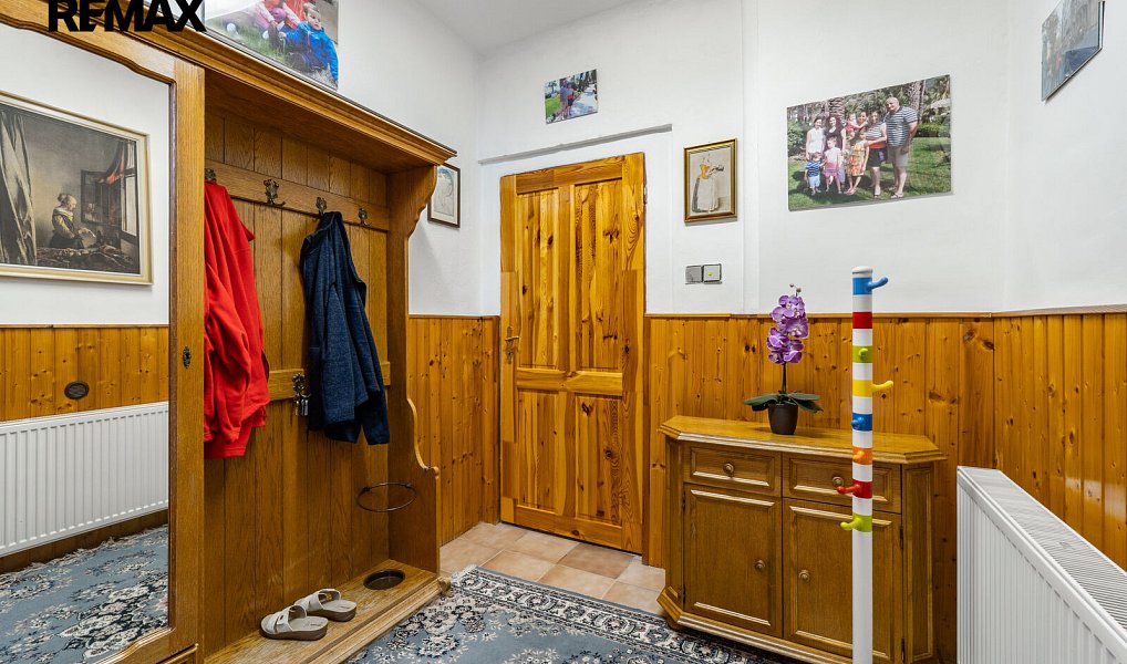 Prodej domu 328 m² s pozemkem 758 m², Vejprty – náhled fotky 16