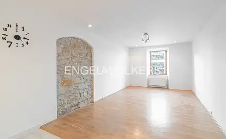 Pronájem bytu 1+kk 35 m², Pobřežní, Praha 8 - Karlín