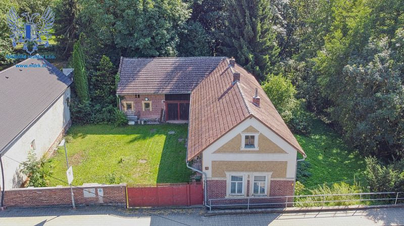Prodej domu 291 m² s pozemkem 1 176 m²
