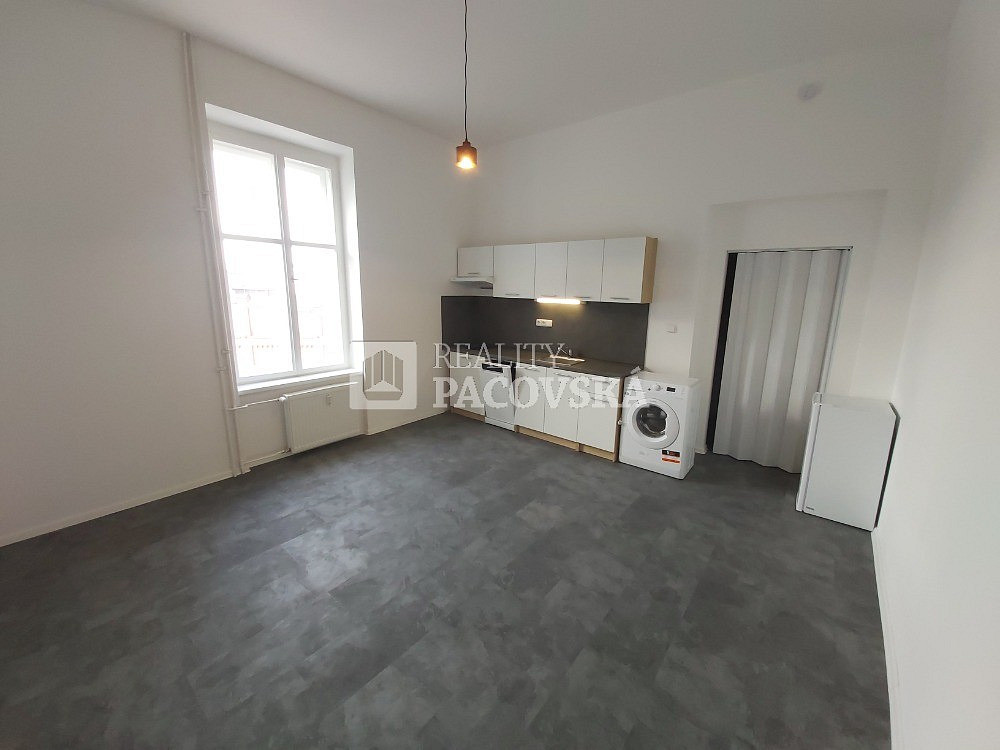 Pronájem bytu 1+kk 25 m² – fotografie 3