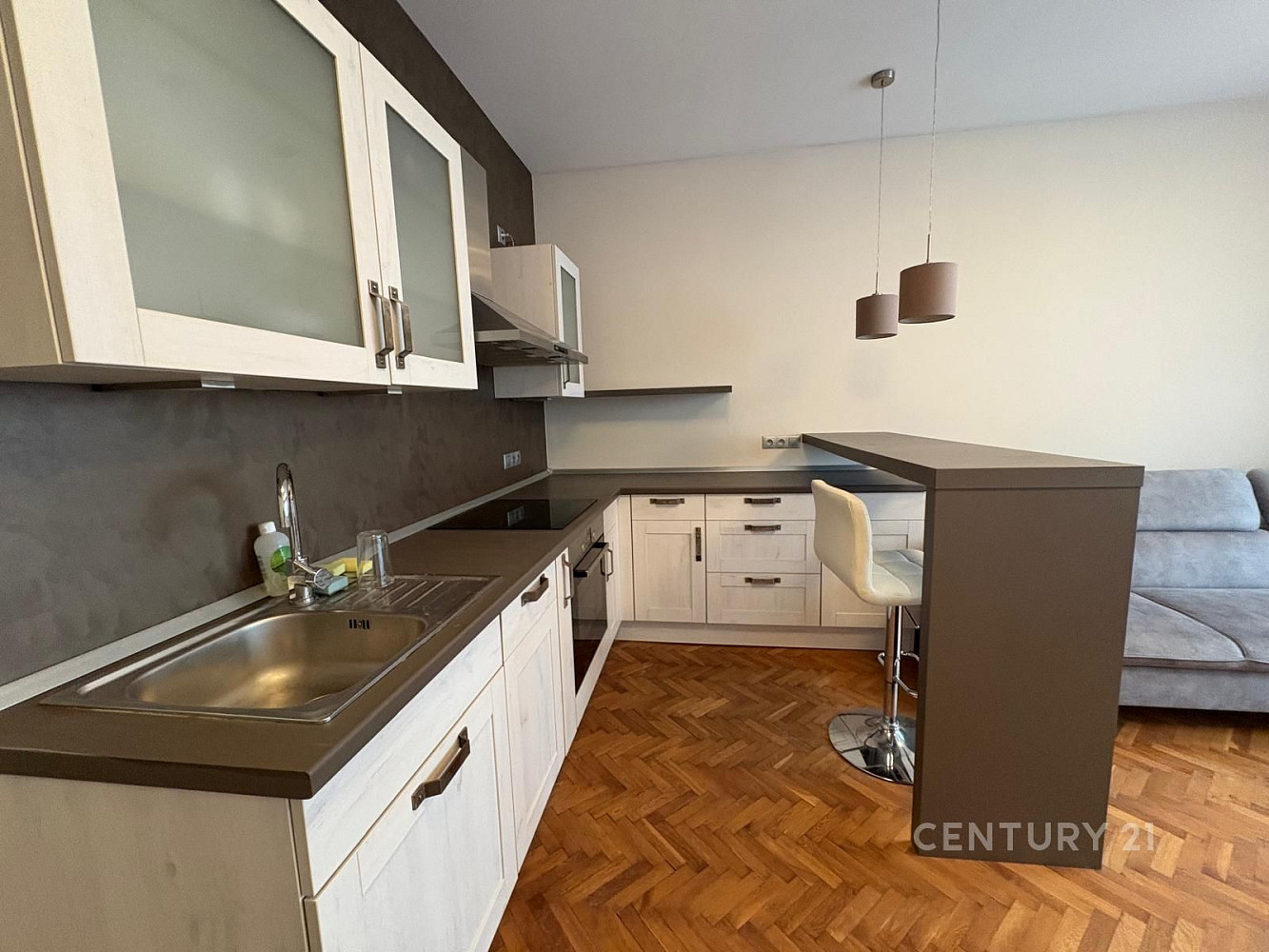 Pronájem bytu 2+kk 51 m² – fotografie 2