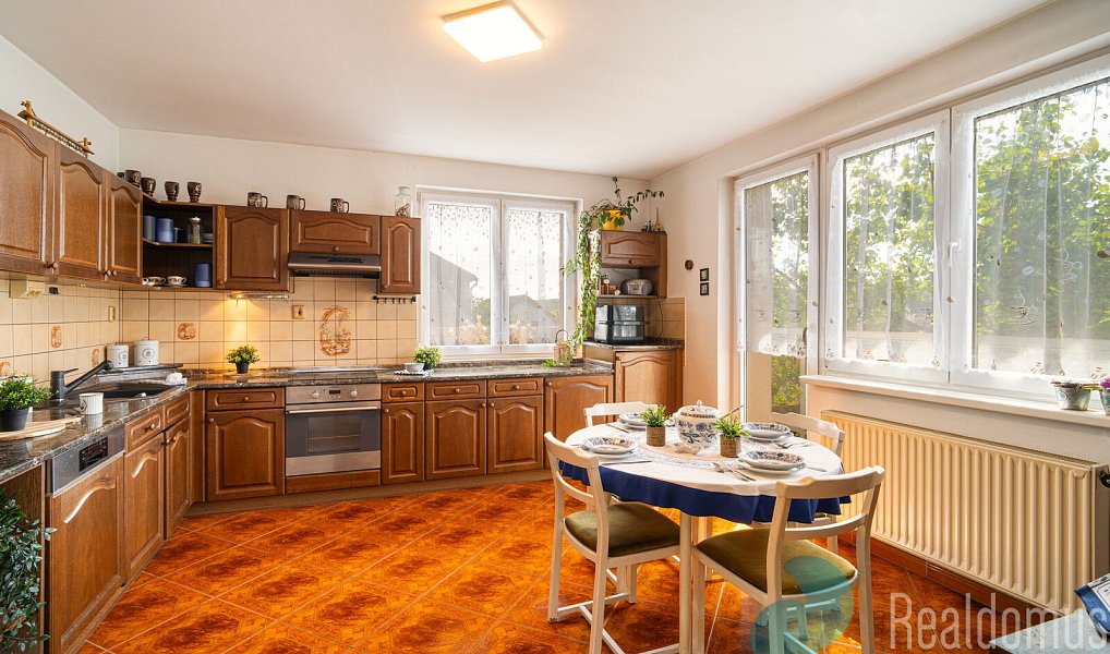 Prodej domu 245 m² s pozemkem 757 m², Litvínovice – náhled fotky 4