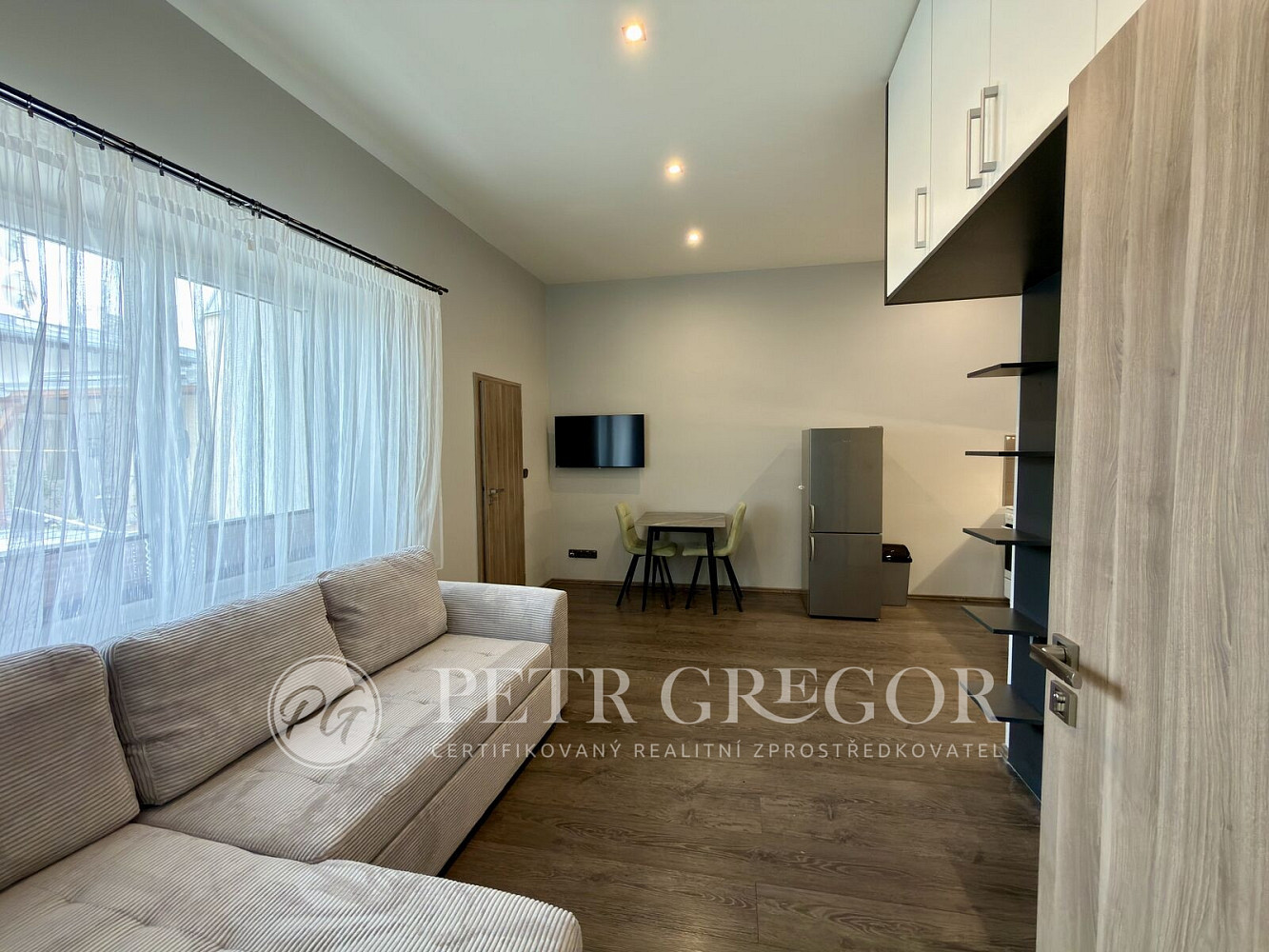 Pronájem bytu 1+kk 25 m² – fotografie 5