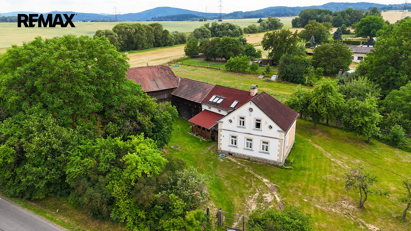 Prodej domu 300 m² s pozemkem 3 129 m²