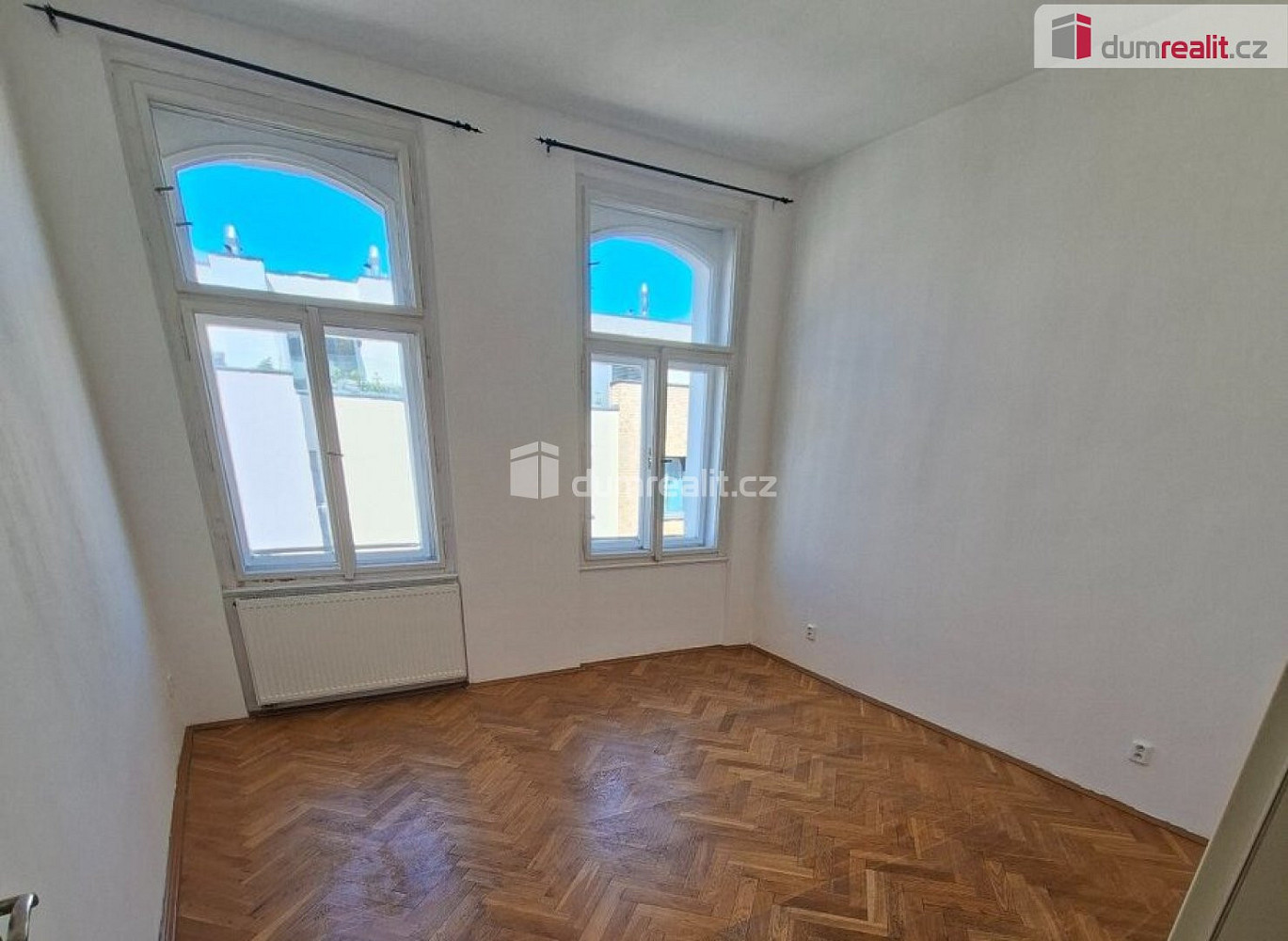 Pronájem bytu 2+kk 68 m² — photo 2
