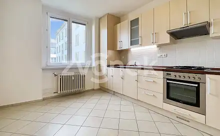 Pronájem bytu 1+1 37 m², Bratří Jaroňků, Zlín