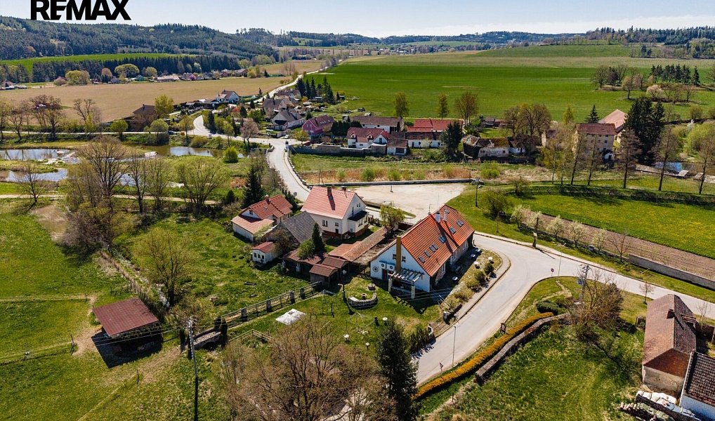 Prodej ubytovacího objektu 398 m², Buzice – náhled fotky 7