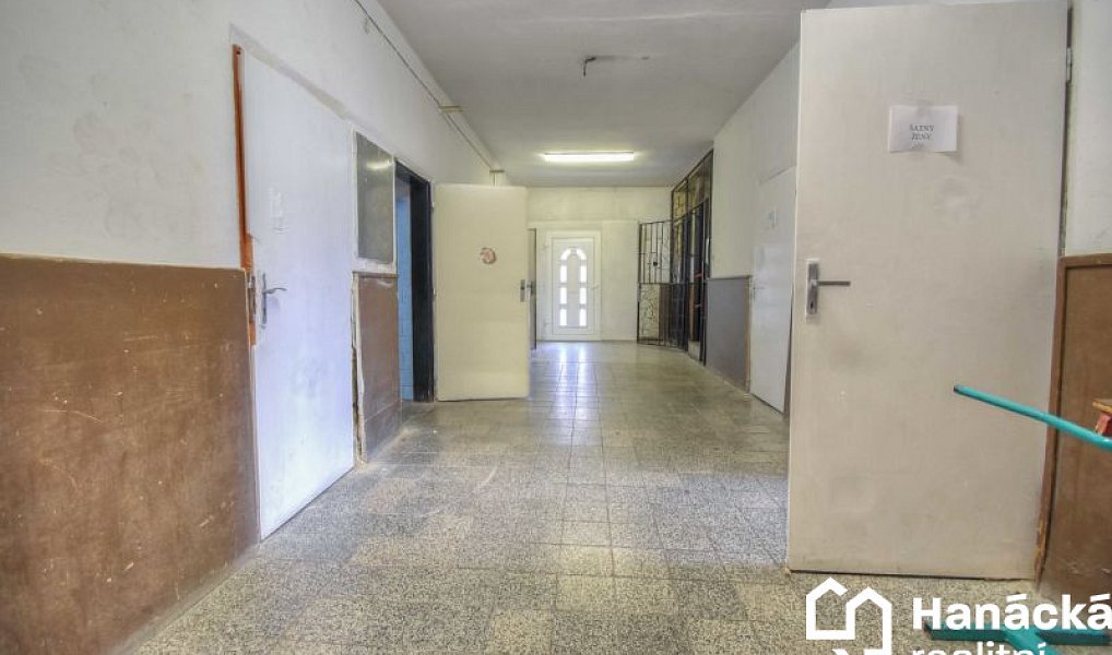 Prodej ubytovacího objektu 1 100 m², Moravský Beroun – náhled fotky 14