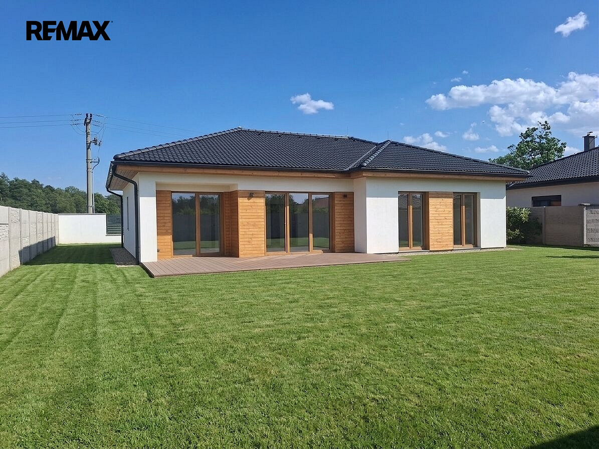 Prodej stavebního pozemku 827 m² – fotografie 4