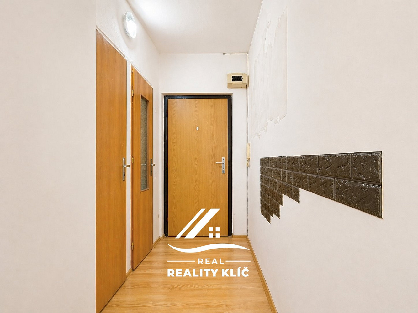 Pronájem bytu 1+kk 29 m² – pohled 3