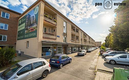 Pronájem bytu 1+1 40 m², třída Tomáše Bati, Zlín