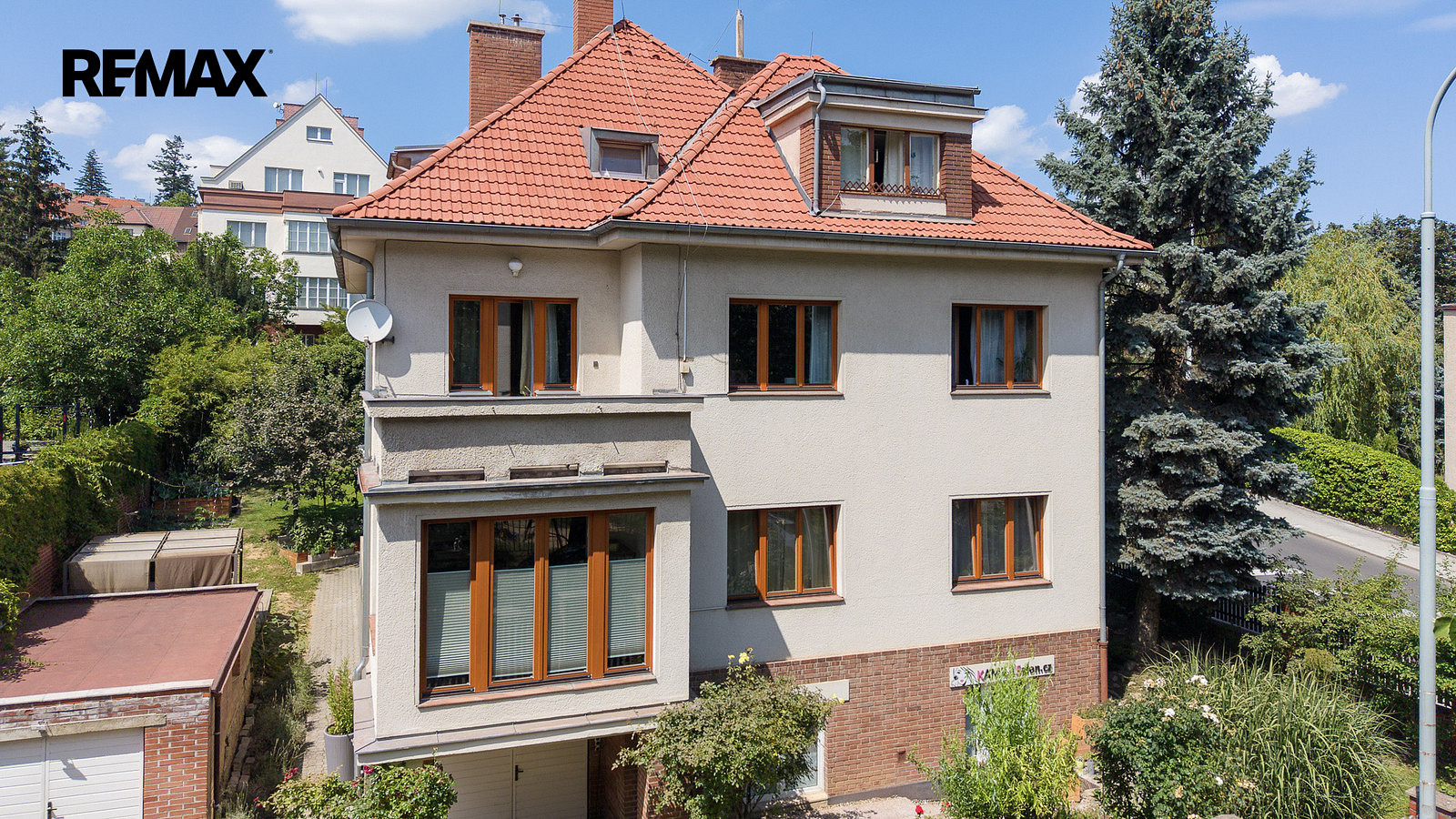 Prodej domu 400 m² s pozemkem 1 009 m²