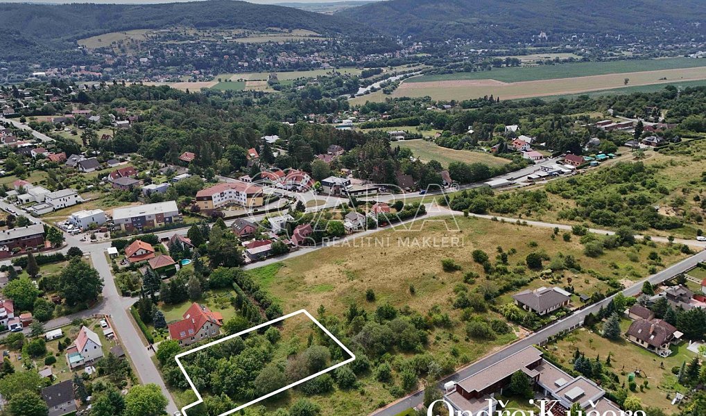 Prodej stavebního pozemku 1 593 m², Černošice – náhled fotky 2