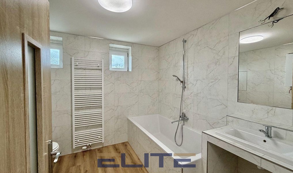 Prodej domu 253 m² s pozemkem 791 m², Hradčany – náhled fotky 11