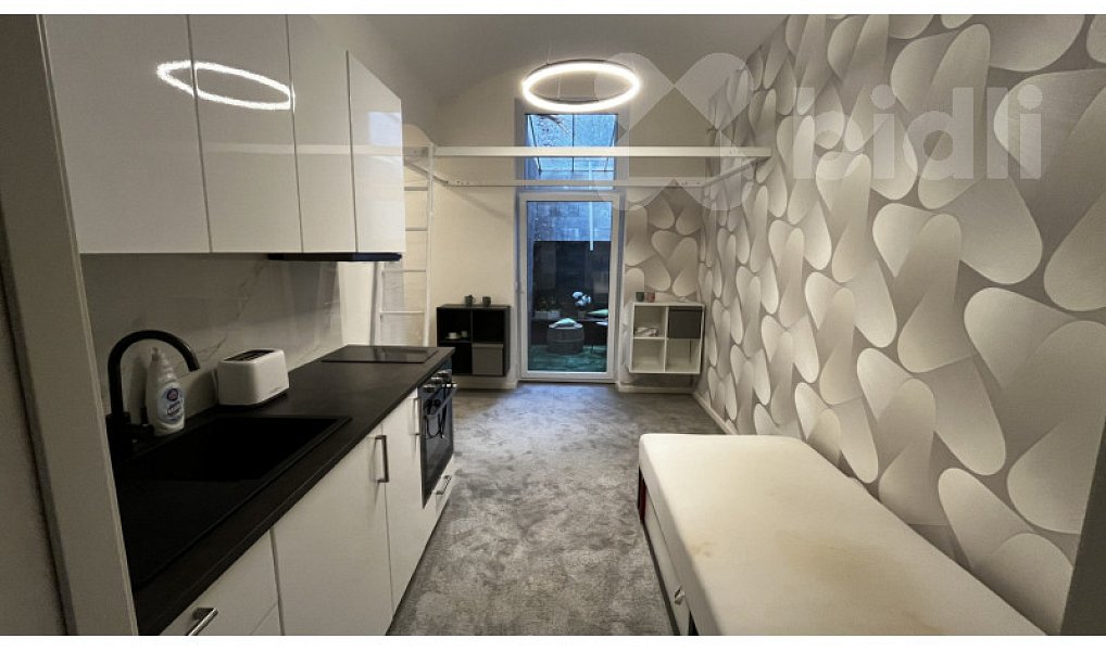 Prodej bytu 1+kk 19 m², Praha – fotka 1 z 19